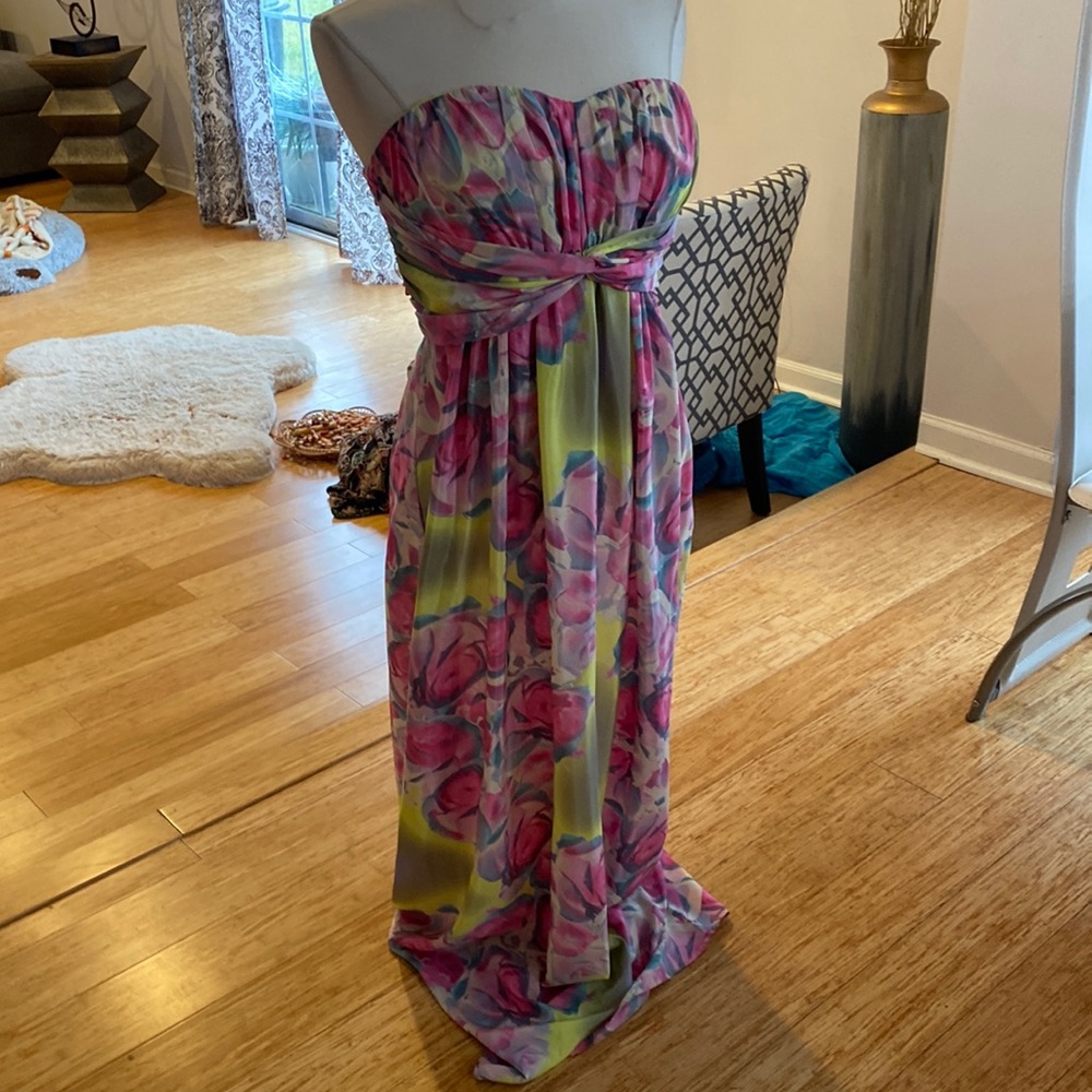 Jessica Simpson women’s size 14 beautiful strapless maxi dress